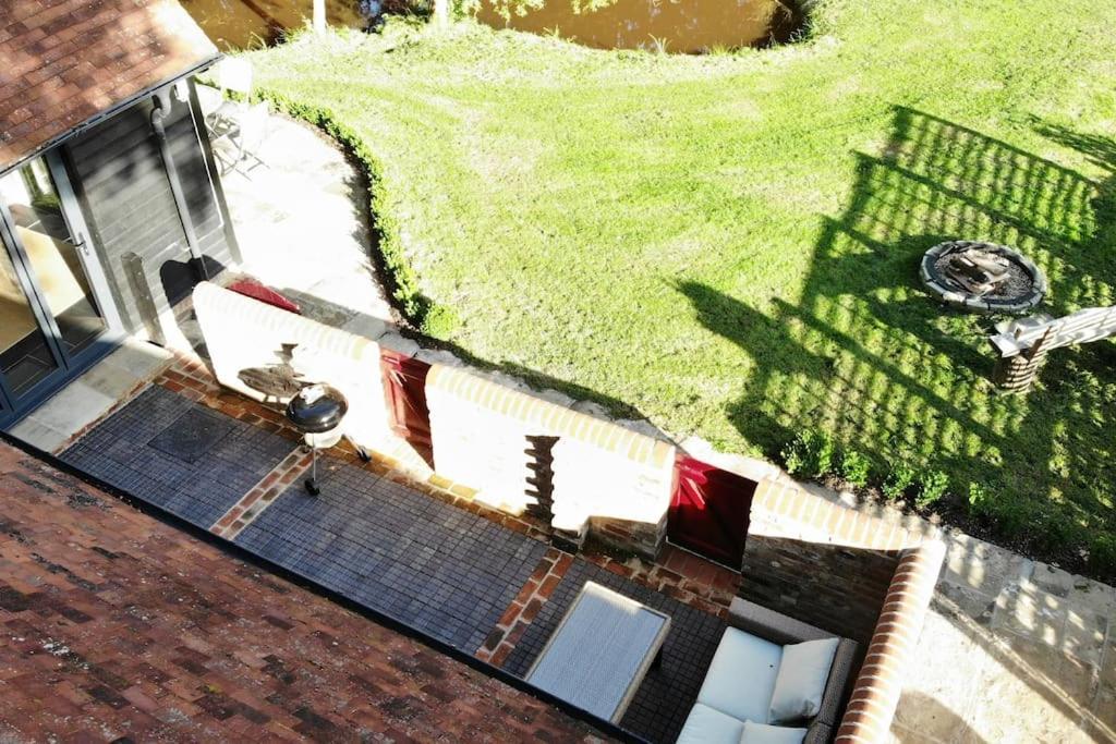 The Piggery Βίλα Cowfold Εξωτερικό φωτογραφία