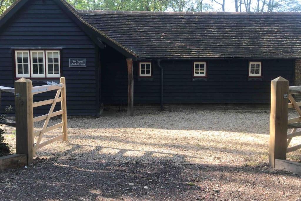 The Piggery Βίλα Cowfold Εξωτερικό φωτογραφία
